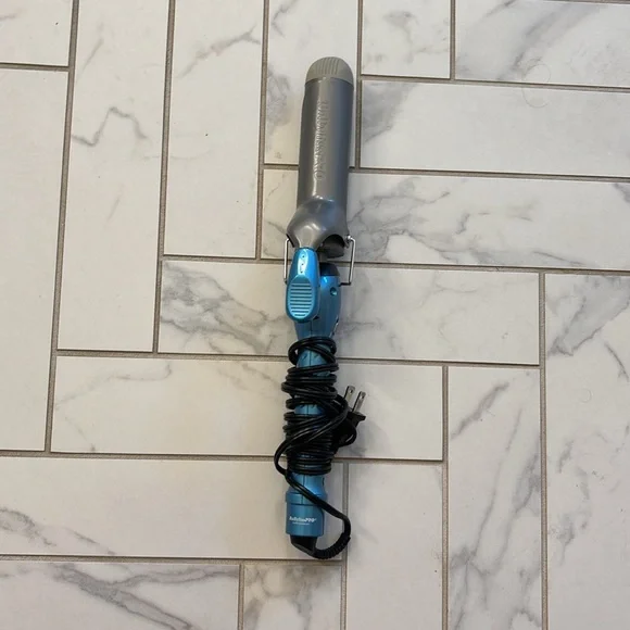 BaBylissPRO Nano Titanium 1½” Spring Curling Iron - Picture 10 of 10